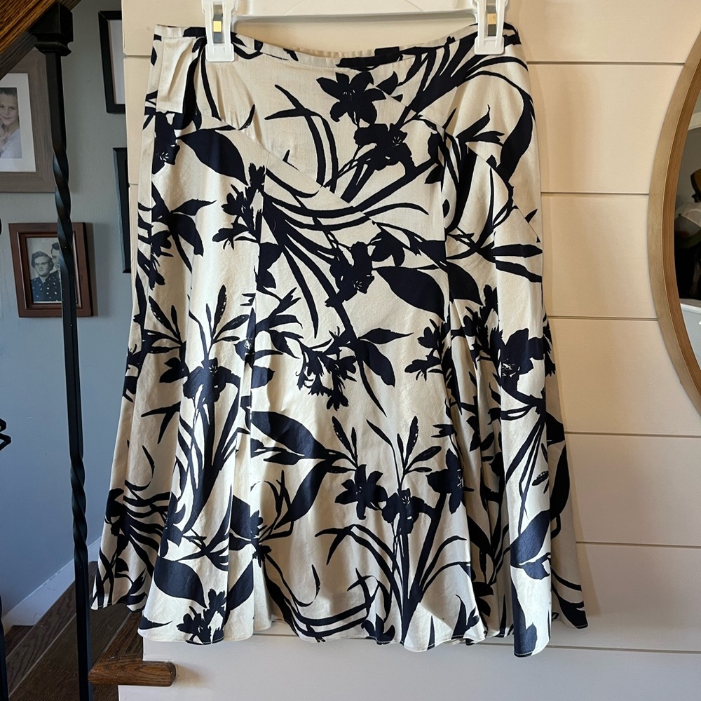Ann Taylor skirt   Size 4